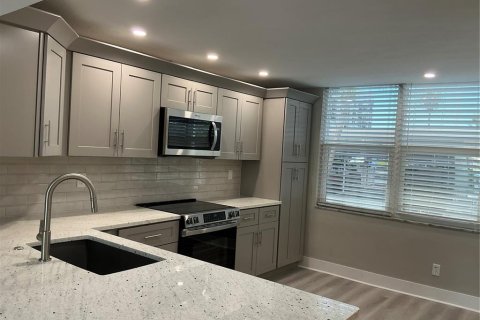 Condominio en alquiler en South Pasadena, Florida, 2 dormitorios, 128.67 m2 № 2097813 - foto 11