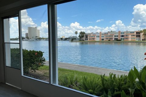 Condominio en alquiler en South Pasadena, Florida, 2 dormitorios, 128.67 m2 № 2097813 - foto 4