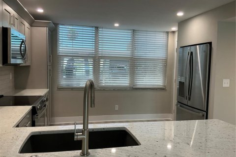 Condominio en alquiler en South Pasadena, Florida, 2 dormitorios, 128.67 m2 № 2097813 - foto 9