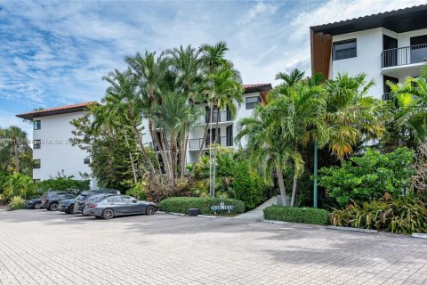 Купить кондоминиум в Ки-Бискейн, Флорида 1 спальня, 90.3м2, № 1968425 - фото 4