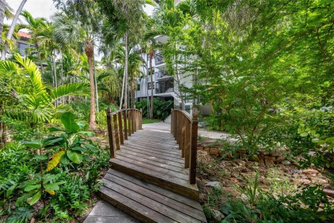 Купить кондоминиум в Ки-Бискейн, Флорида 1 спальня, 90.3м2, № 1968425 - фото 20