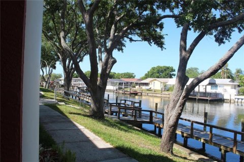 Condo in Tampa, Florida, 2 bedrooms  № 1885704 - photo 13
