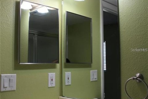 Condo in Tampa, Florida, 2 bedrooms  № 1885704 - photo 8