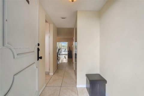 Condominio en venta en Margate, Florida, 2 dormitorios, 89 m2 № 1926781 - foto 5