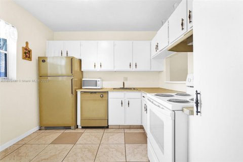 Condominio en venta en Margate, Florida, 2 dormitorios, 89 m2 № 1926781 - foto 14