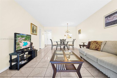 Condominio en venta en Margate, Florida, 2 dormitorios, 89 m2 № 1926781 - foto 11