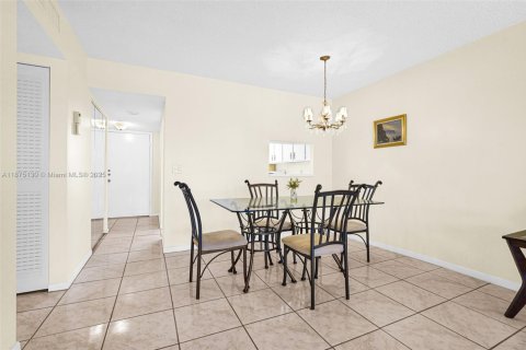 Condominio en venta en Margate, Florida, 2 dormitorios, 89 m2 № 1926781 - foto 6
