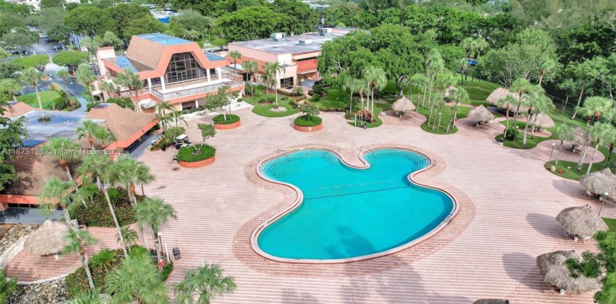 Condominio en Margate, Florida, 2 dormitorios № 1926781