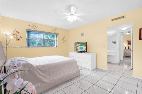 Condominio en venta en Margate, Florida, 2 dormitorios, 89 m2 № 1926781 - foto 18