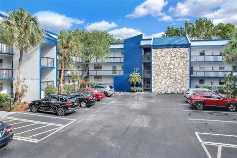 Condominio en venta en Margate, Florida, 2 dormitorios, 89 m2 № 1926781 - foto 3