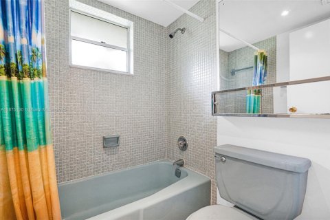 Condominio en venta en Margate, Florida, 2 dormitorios, 89 m2 № 1926781 - foto 23