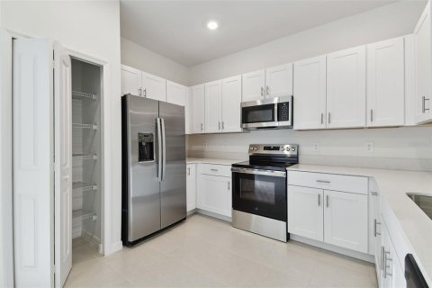 House in Ruskin, Florida 3 bedrooms, 151.8 sq.m. № 2202590 - photo 14