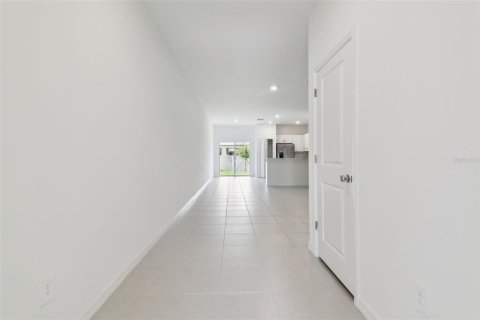 House in Ruskin, Florida 3 bedrooms, 151.8 sq.m. № 2202590 - photo 4