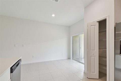 House in Ruskin, Florida 3 bedrooms, 151.8 sq.m. № 2202590 - photo 17