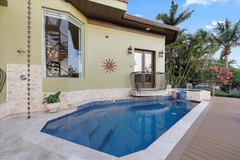 House in Tampa, Florida 3 bedrooms, 340.86 sq.m. № 1789081 - photo 18