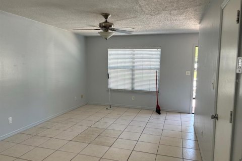 Copropriété à vendre à Plant City, Floride: 2 chambres, 83.24 m2 № 2142558 - photo 3