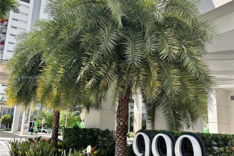 Кондоминиум с 2 спальнями в Майами, Флорида № 2051398