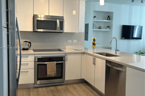 Снять в аренду кондоминиум в Майами, Флорида 2 спальни, 98.85м2, № 2051398 - фото 12