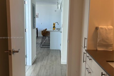 Снять в аренду кондоминиум в Майами, Флорида 2 спальни, 98.85м2, № 2051398 - фото 25