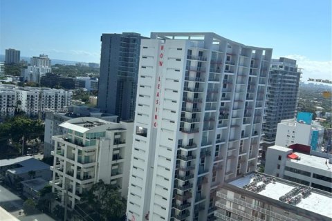 Снять в аренду кондоминиум в Майами, Флорида 2 спальни, 98.85м2, № 2051398 - фото 30