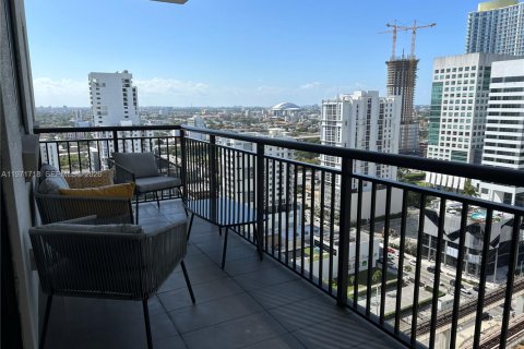 Снять в аренду кондоминиум в Майами, Флорида 2 спальни, 98.85м2, № 2051398 - фото 2