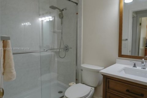 House in Miami, Florida 3 bedrooms, 152.82 sq.m. № 2184195 - photo 13