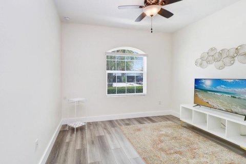 House in San Antonio, Florida 3 bedrooms, 147.44 sq.m. № 2238589 - photo 24