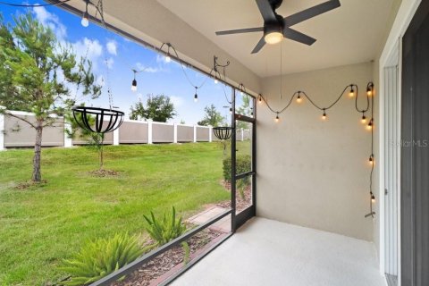 House in San Antonio, Florida 3 bedrooms, 147.44 sq.m. № 2238589 - photo 17