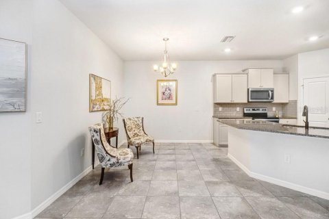 House in San Antonio, Florida 3 bedrooms, 147.44 sq.m. № 2238589 - photo 12
