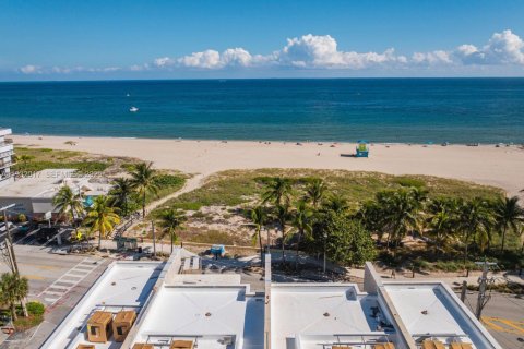 Townhouse in Pompano Beach, Florida 4 bedrooms, 336.68 sq.m. № 1991606 - photo 21