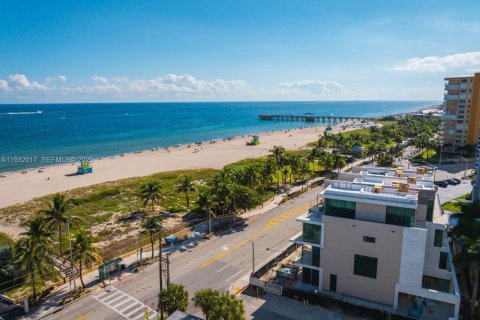 Townhouse in Pompano Beach, Florida 4 bedrooms, 336.68 sq.m. № 1991606 - photo 28