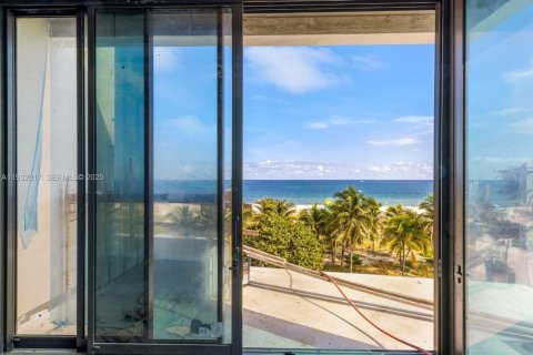 Townhouse in Pompano Beach, Florida 4 bedrooms, 336.68 sq.m. № 1991606 - photo 19