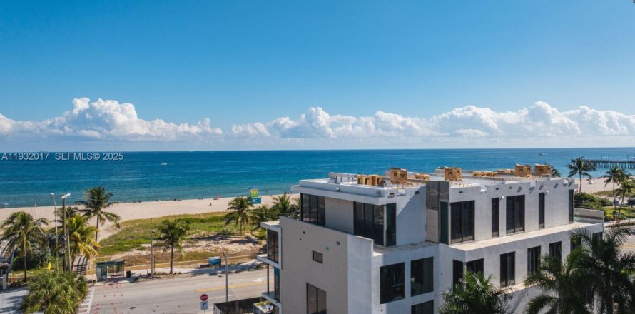 Townhouse in Pompano Beach, Florida 4 bedrooms, 336.68 sq.m. № 1991606