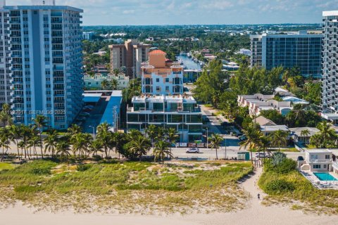 Townhouse in Pompano Beach, Florida 4 bedrooms, 336.68 sq.m. № 1991606 - photo 23
