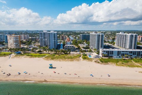 Townhouse in Pompano Beach, Florida 4 bedrooms, 336.68 sq.m. № 1991606 - photo 6