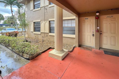 Copropriété à louer à Coral Springs, Floride: 2 chambres, 76.18 m2 № 2173010 - photo 2