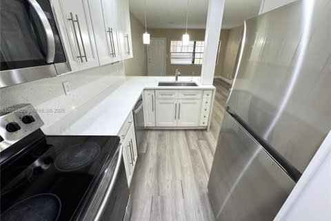 Condo à Coral Springs, Floride, 2 chambres  № 2173010