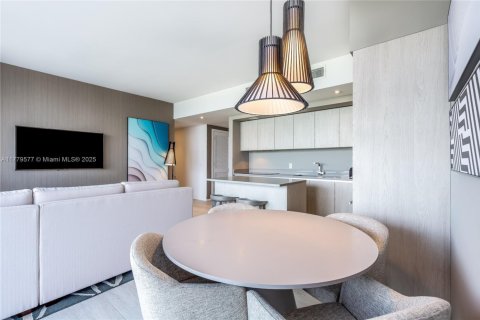 Снять в аренду кондоминиум в Холливуд, Флорида 3 спальни, 104.89м2, № 2154663 - фото 11