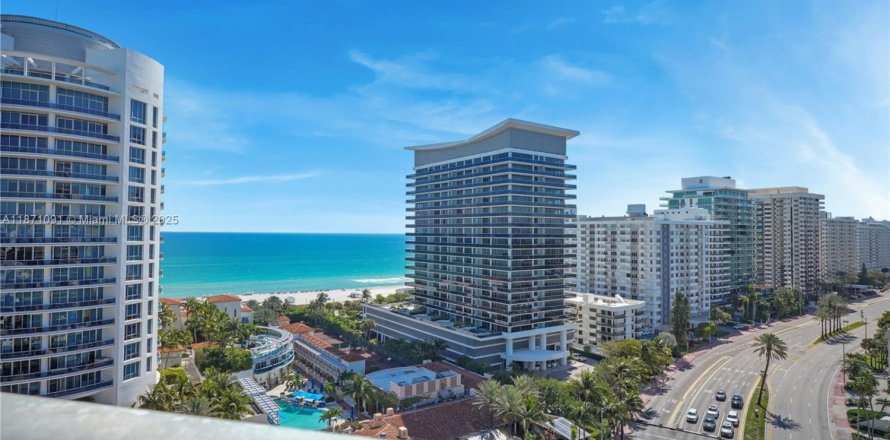 Кондоминиум с 3 спальнями в Майами-Бич, Флорида № 1920149