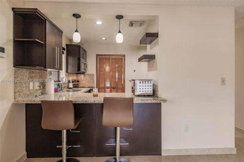 Casa en venta en Miami, Florida, 3 dormitorios, 185.99 m2 № 2002068 - foto 13