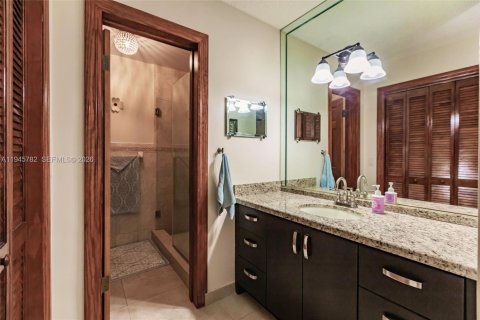 Casa en venta en Miami, Florida, 3 dormitorios, 185.99 m2 № 2002068 - foto 20