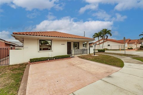 Дом в Майами, Флорида 3 спальни, 185.99м2 № 2002068