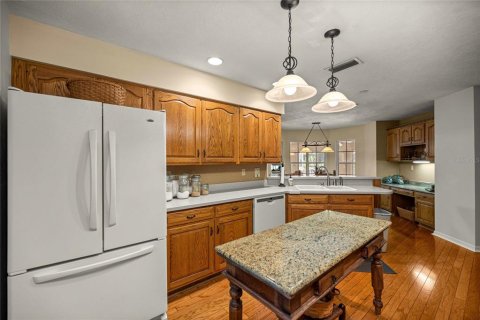 House in Ocala, Florida 4 bedrooms, 292.08 sq.m. № 2208214 - photo 6