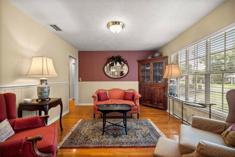 House in Ocala, Florida 4 bedrooms, 292.08 sq.m. № 2208214 - photo 21