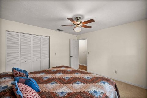 House in Ocala, Florida 4 bedrooms, 292.08 sq.m. № 2208214 - photo 25