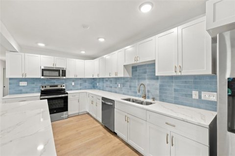 Villa ou maison à vendre à Orlando, Floride: 3 chambres, 126.81 m2 № 2408156 - photo 9