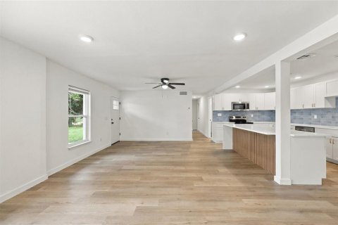 Villa ou maison à vendre à Orlando, Floride: 3 chambres, 126.81 m2 № 2408156 - photo 6