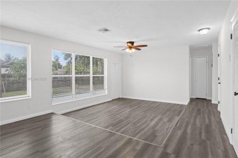 House in Lauderhill, Florida 3 bedrooms, 140.84 sq.m. № 2048870 - photo 25