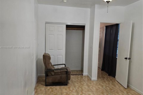 Immobilier commercial à louer à North Miami, Floride: 1 chambre, 128.48 m2 № 1983636 - photo 10