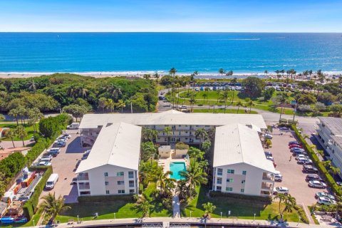 Copropriété à louer à Ocean Ridge, Floride: 2 chambres, 90.58 m2 № 1009612 - photo 1